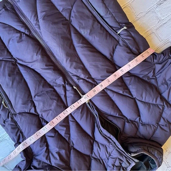 REI Goose Down Womens Burgundy Puffer Jacket Medium Winter Gorpcore Full Zip - Picture 9 of 16